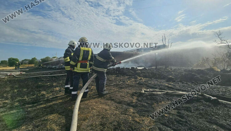 Товарен влак с цистерни с гориво се възпламени край Пясъчево