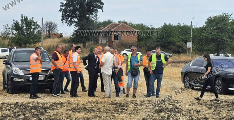 Товарен влак с цистерни с гориво се възпламени край Пясъчево