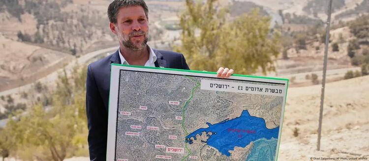 Смотрич представи проекта за нов израелски комплекс на Западния бряг