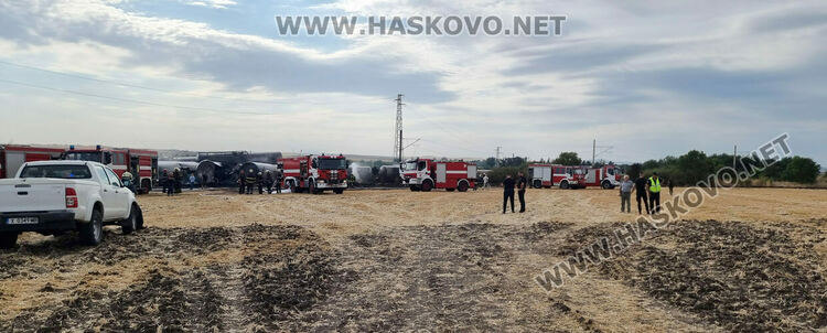 Товарен влак с цистерни с гориво се възпламени край Пясъчево