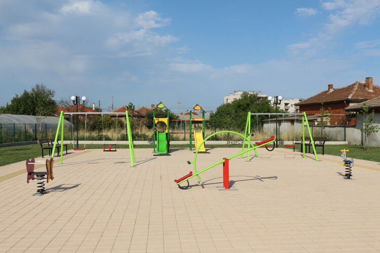 В Любимец изградиха нова детска площадка
