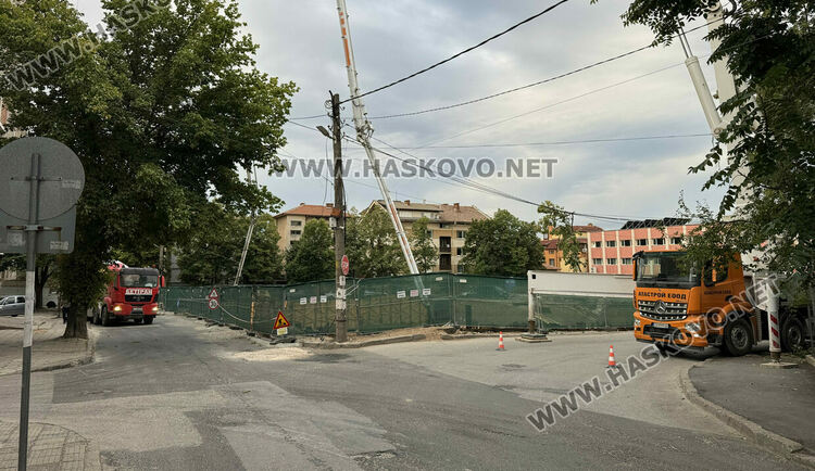 Водачи се жалваха от блокиран достъп до жилища и офиси в района на Жандармерията