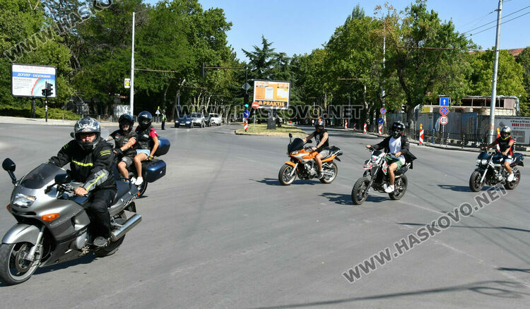 Рокери отбелязаха рождения ден на HASKOVO RIDERS MCC  с почетна обиколка