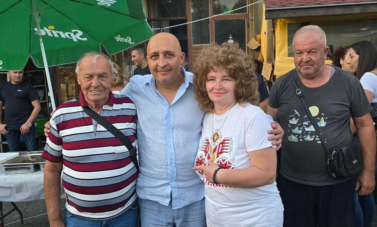 Пъстро настроение и празничен дух на традиционния събор за Голяма Богородица в кв."Гледка" на Кърджали