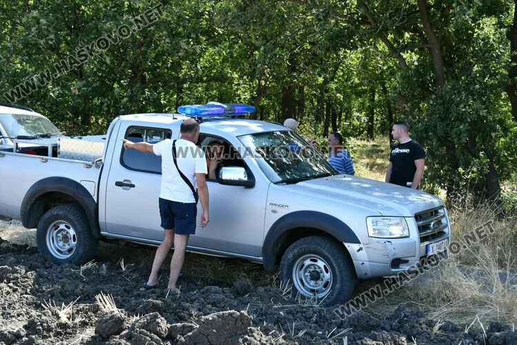Голям пожар южно от Въгларово, огънят настъпва към селото, вятърът е почти 40 км в час