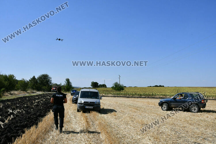 Голям пожар южно от Въгларово, огънят настъпва към селото, вятърът е почти 40 км в час