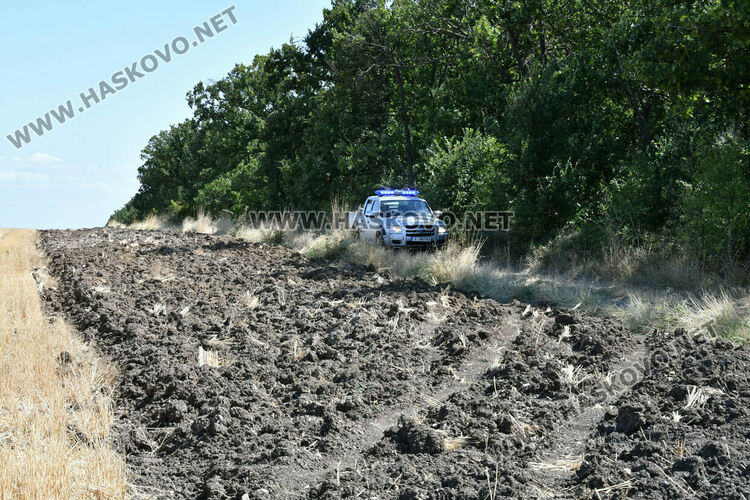 Голям пожар южно от Въгларово, огънят настъпва към селото, вятърът е почти 40 км в час