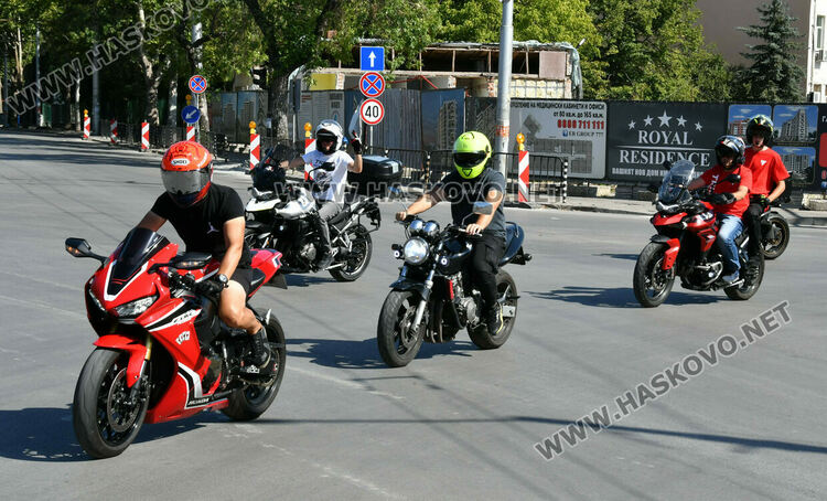 Рокери отбелязаха рождения ден на HASKOVO RIDERS MCC  с почетна обиколка