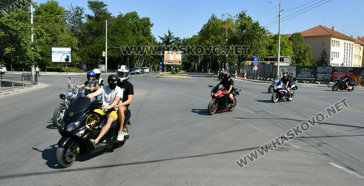 Рокери отбелязаха рождения ден на HASKOVO RIDERS MCC  с почетна обиколка