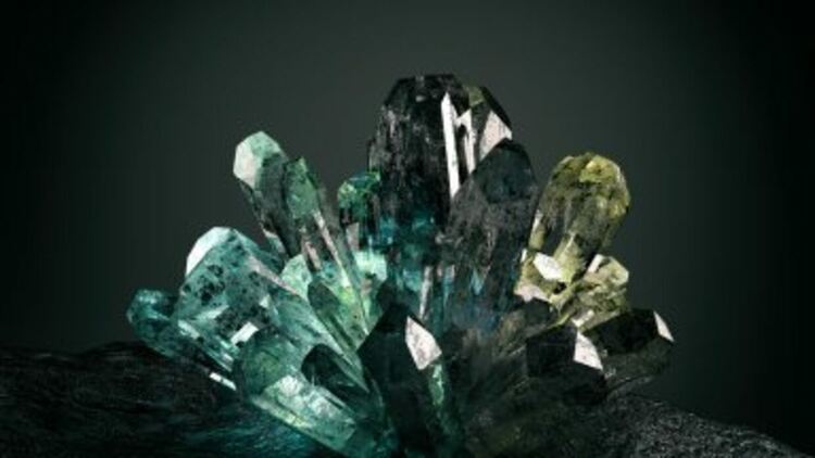 Учени озадачени от „извънземен минерал“, който се държи странно при нагряване