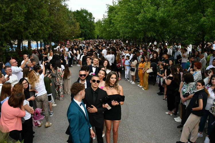 Зрелостниците имат седмица, за да платят здравната си вноска за юли