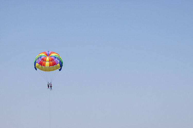Трагедия в Несебър: дете загина при парасейлинг – какво се обърка