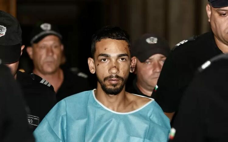 21-годишният Виктор Илиев се заби с огромна скорост в автобус в София