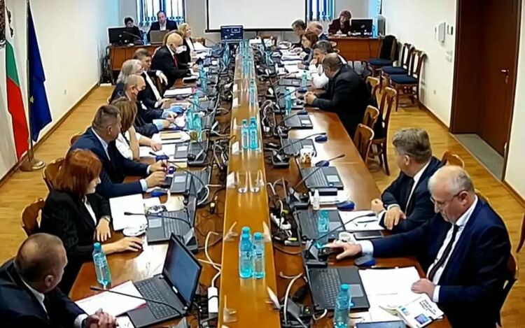 Когато най-сетне някога мандатът на този състав на ВСС приключи, част от кадровиците му ще бъдат пенсионери.