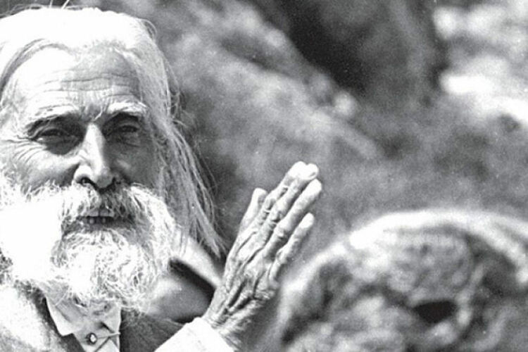  19 август: Учителя Дънов и божественото число на българите