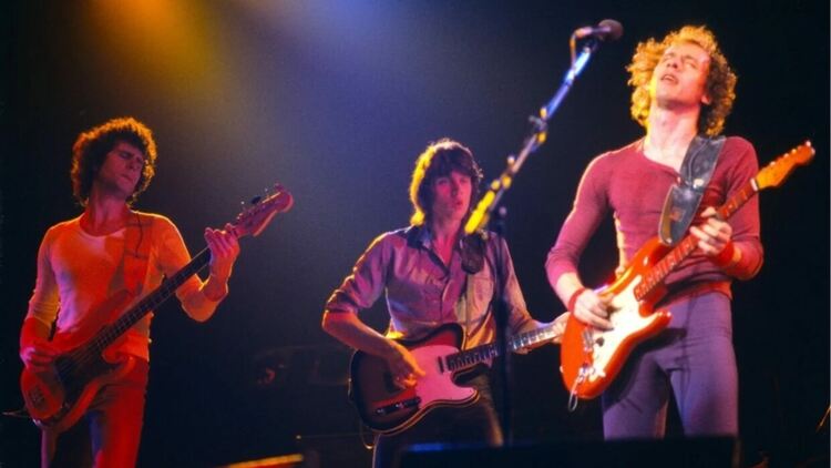 Легендарните DIRE STRAITS LEGACY с последното си турне в България през март 2026 г.