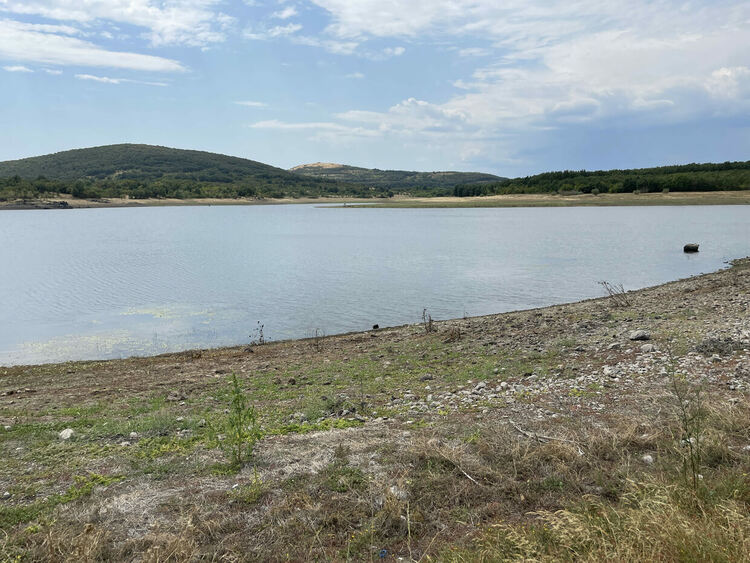 Жители на Въгларово се жалват от безводие, нивото на река Хасковска в селото е критично ниско