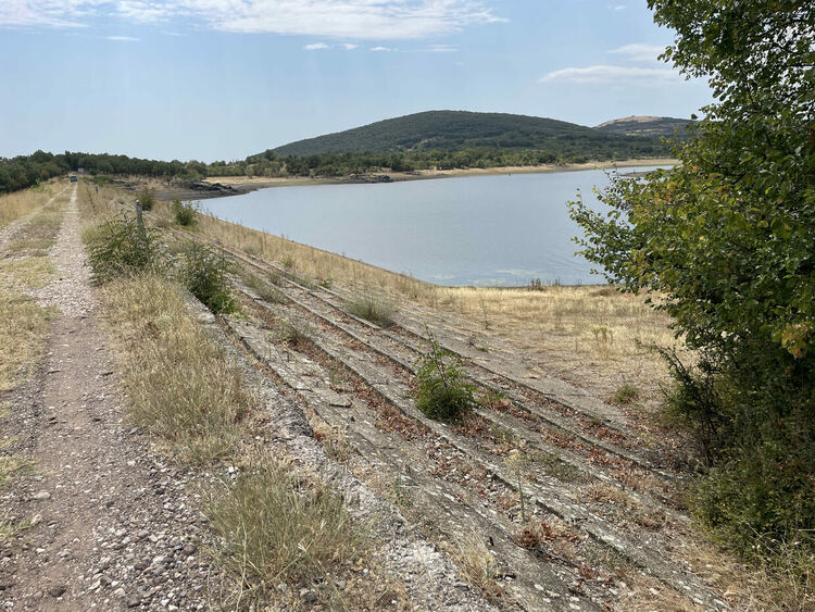 Жители на Въгларово се жалват от безводие, нивото на река Хасковска в селото е критично ниско