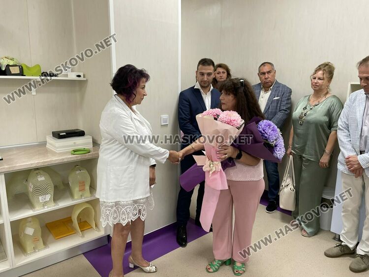 20 онкоболни започнаха лечение с новия апарат в Хасково