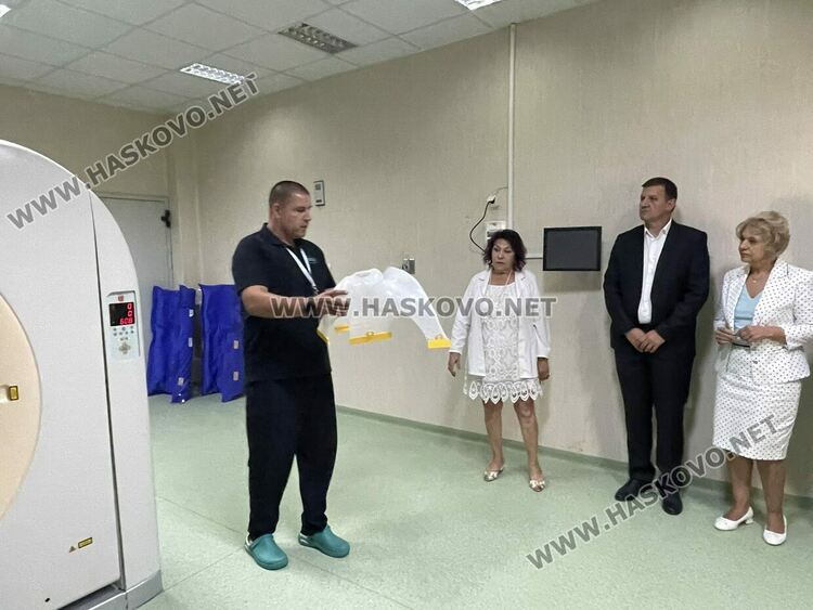 20 онкоболни започнаха лечение с новия апарат в Хасково