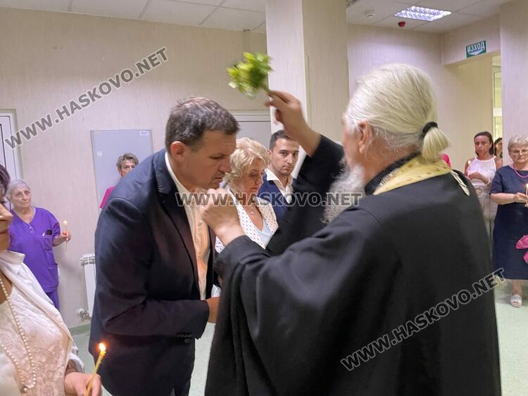 20 онкоболни започнаха лечение с новия апарат в Хасково