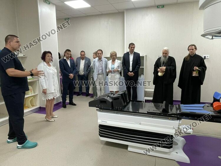 20 онкоболни започнаха лечение с новия апарат в Хасково