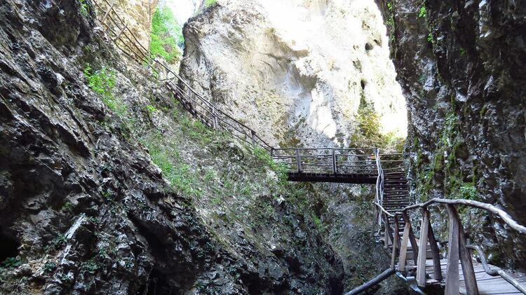 Изгубени и пострадали туристи заради подценяване на условията в планината