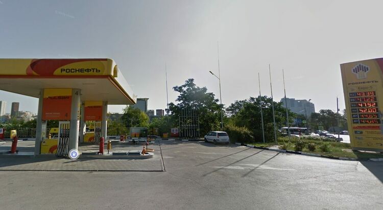 В Русия вече продават бензин с купони