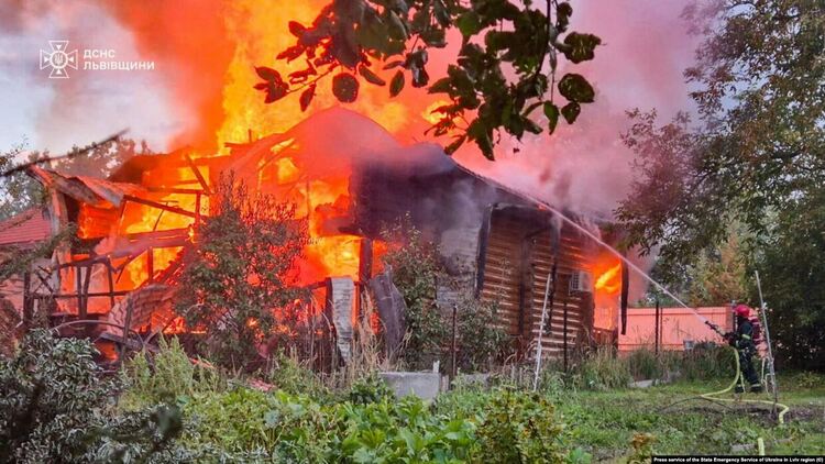 "В противоречие с всички усилия" за мир. Русия изстреля над 600 дрона и ракети над Украйна