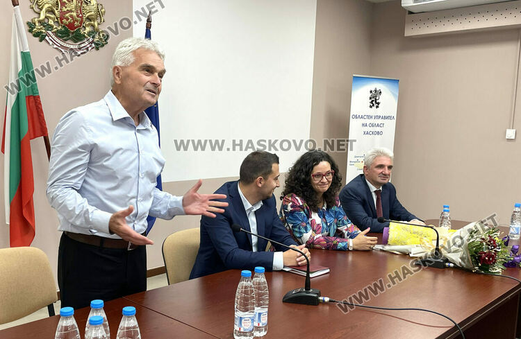 В Хасково представиха изложба „Делото на тракийци за съхранение на наследството в Одринска Тракия“