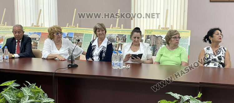 В Хасково представиха изложба „Делото на тракийци за съхранение на наследството в Одринска Тракия“