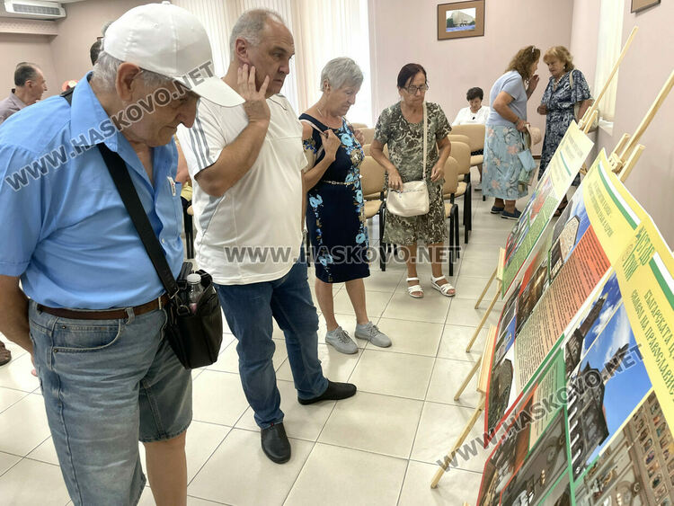 В Хасково представиха изложба „Делото на тракийци за съхранение на наследството в Одринска Тракия“