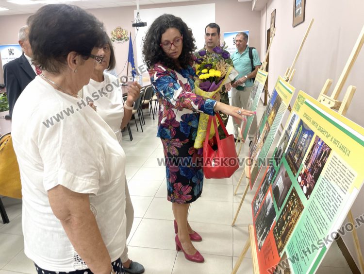 В Хасково представиха изложба „Делото на тракийци за съхранение на наследството в Одринска Тракия“
