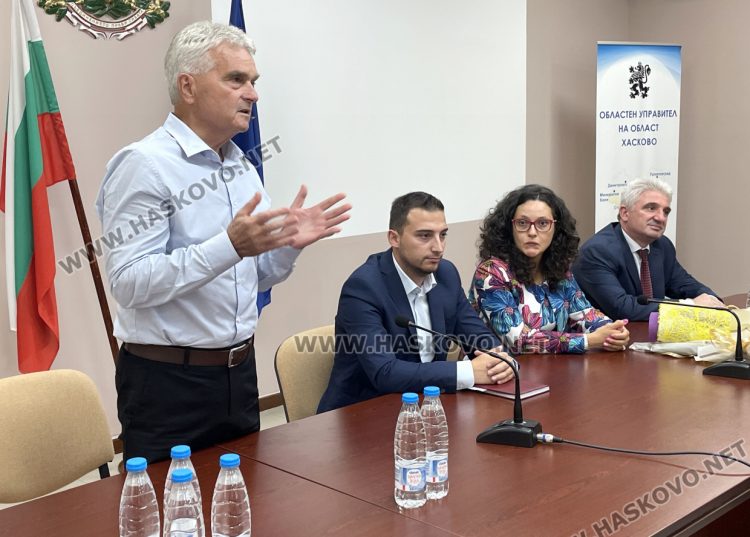 В Хасково представиха изложба „Делото на тракийци за съхранение на наследството в Одринска Тракия“