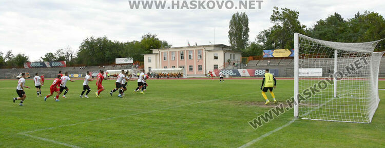 ОФК „Хасково“ се справи с „розите“ за първа победа през сезона