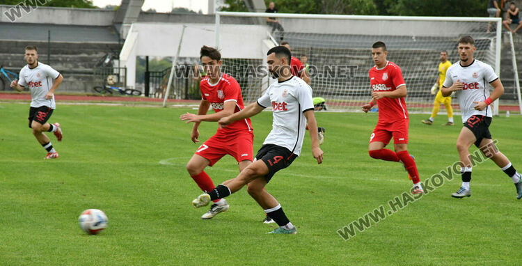 ОФК „Хасково“ се справи с „розите“ за първа победа през сезона
