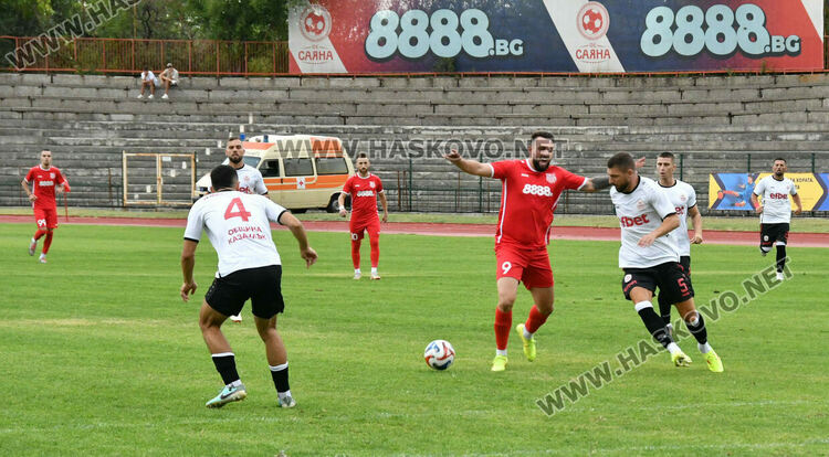 ОФК „Хасково“ се справи с „розите“ за първа победа през сезона