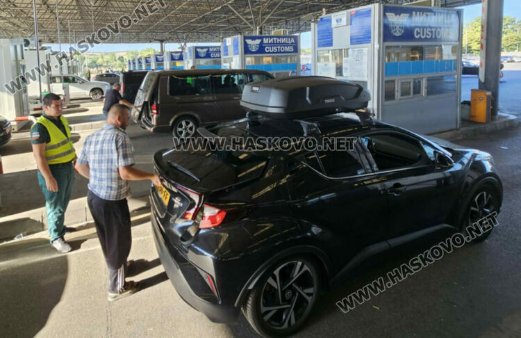 Около 300 коли минават на час от Туция в България през ГКПП „Капитан Андреево“