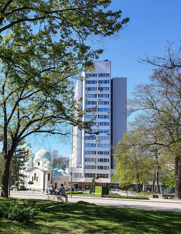 Общо двадесет ученици от област Перник са се явили на днешния държавен зрелостен изпит по профилиращ предмет или по професия