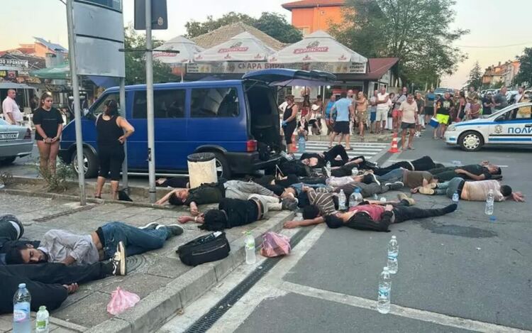 Момент от задържането оня ден.