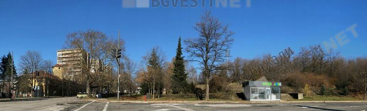 Складират строителни материали до Еврейския паметник на „Беломорски“, кърджалиец сезира институциите