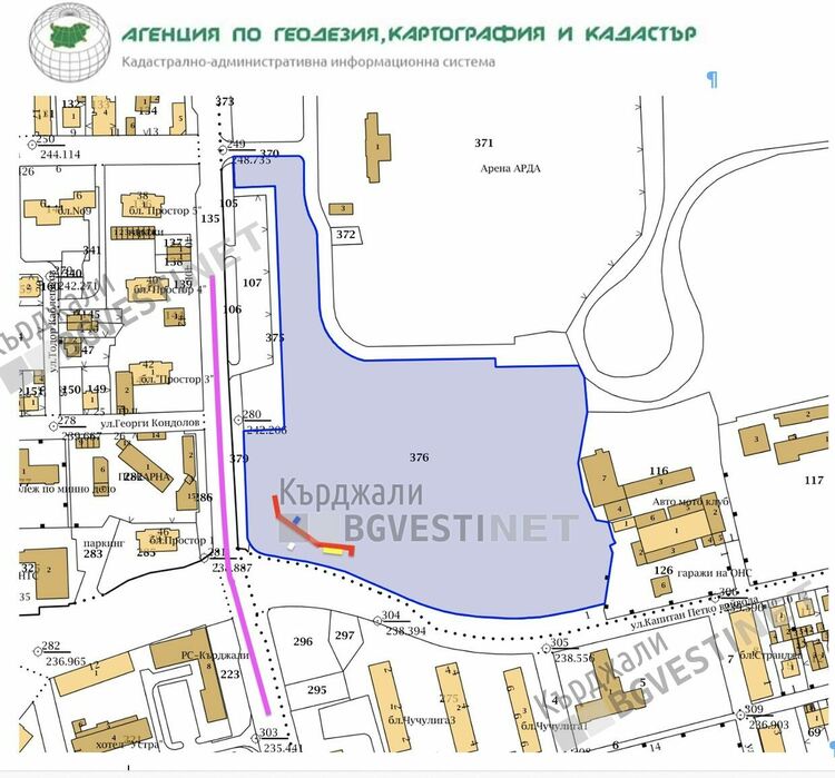Складират строителни материали до Еврейския паметник на „Беломорски“, кърджалиец сезира институциите