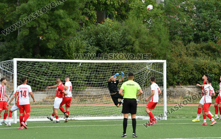 „Хасково“ би „Хасково“ като гост в Хасково