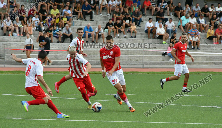„Хасково“ би „Хасково“ като гост в Хасково