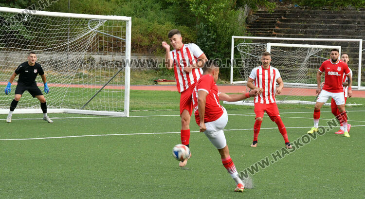 „Хасково“ би „Хасково“ като гост в Хасково