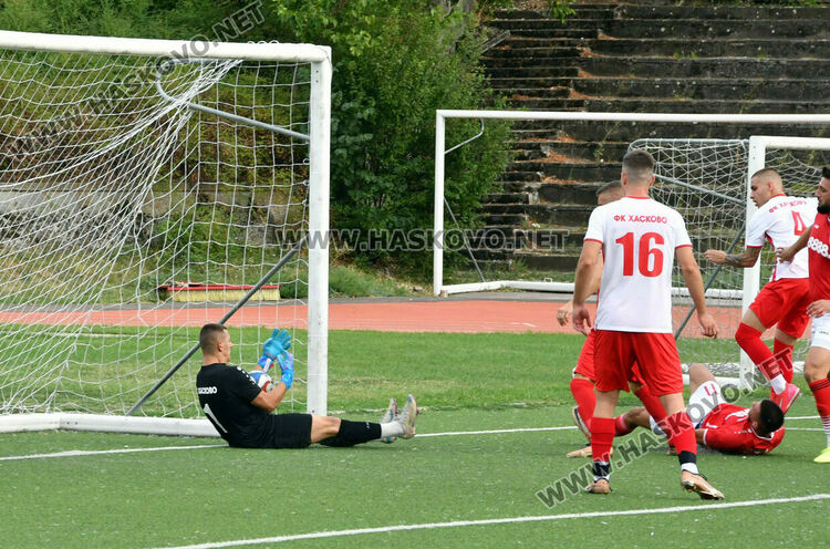 „Хасково“ би „Хасково“ като гост в Хасково