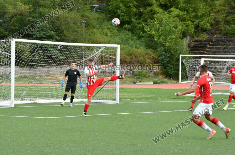 „Хасково“ би „Хасково“ като гост в Хасково