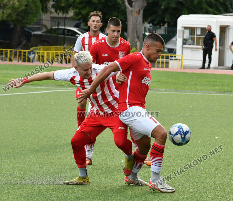 „Хасково“ би „Хасково“ като гост в Хасково