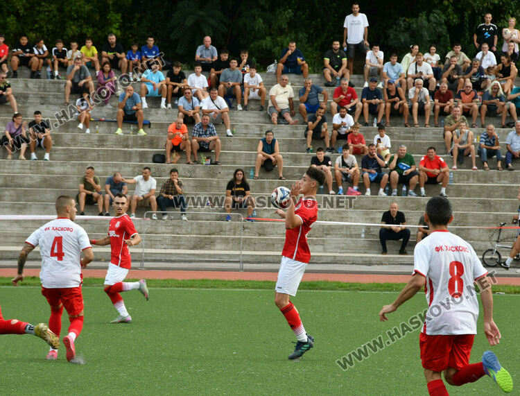 „Хасково“ би „Хасково“ като гост в Хасково