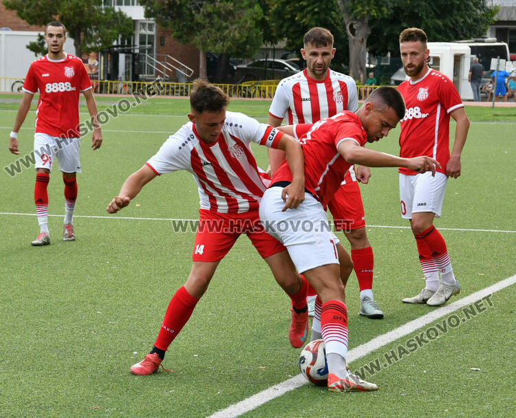 „Хасково“ би „Хасково“ като гост в Хасково